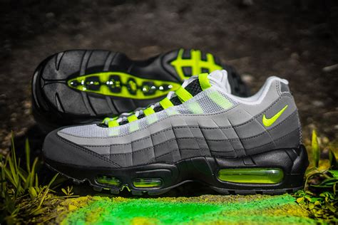 nike schwarz neon herren|nike 95 og neon.